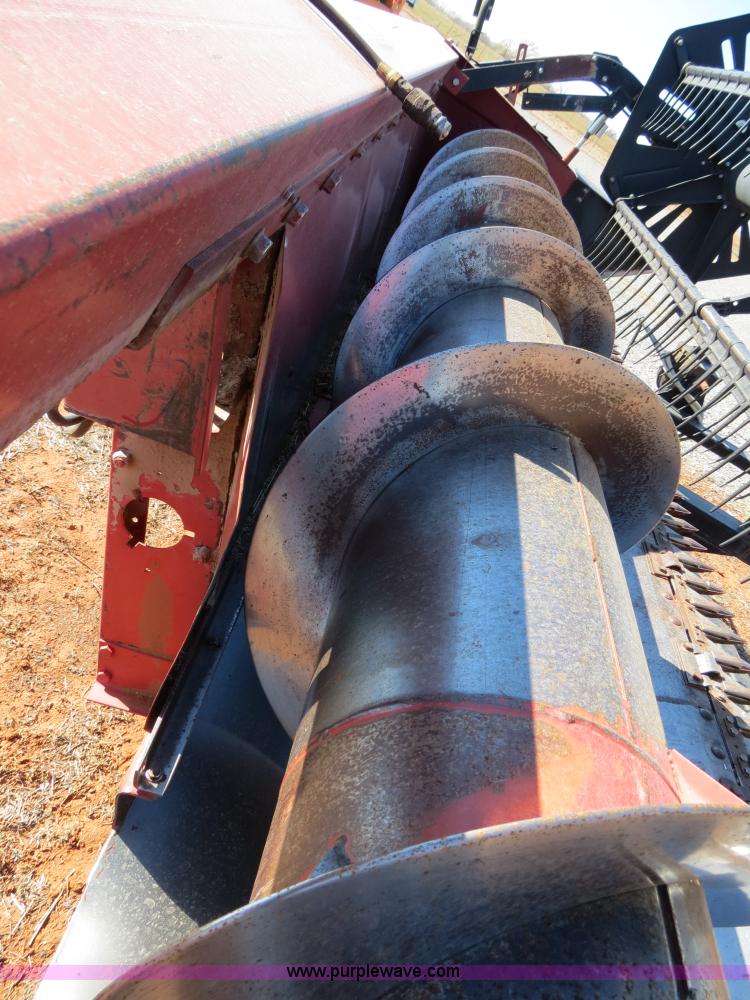 image for item B2500 Case IH 1010 25' rigid platform header