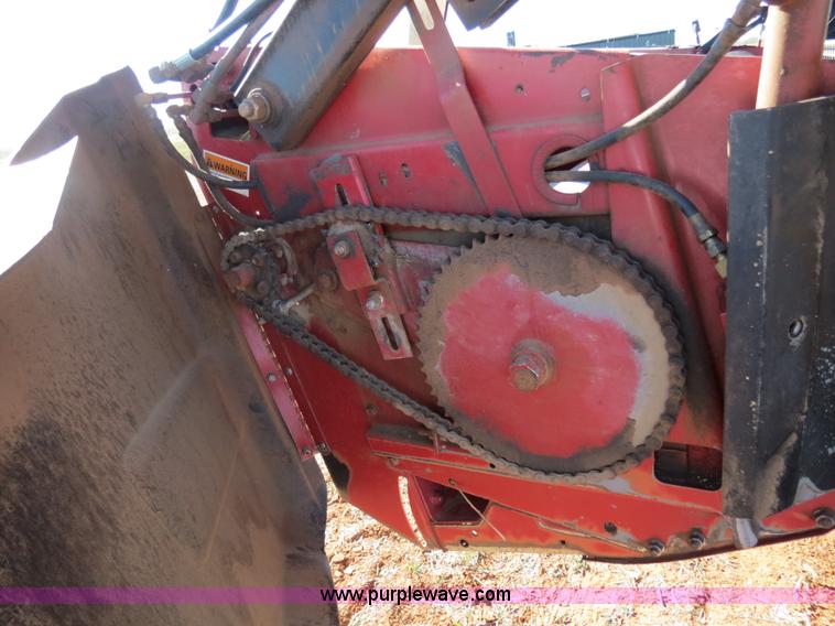 image for item B2500 Case IH 1010 25' rigid platform header