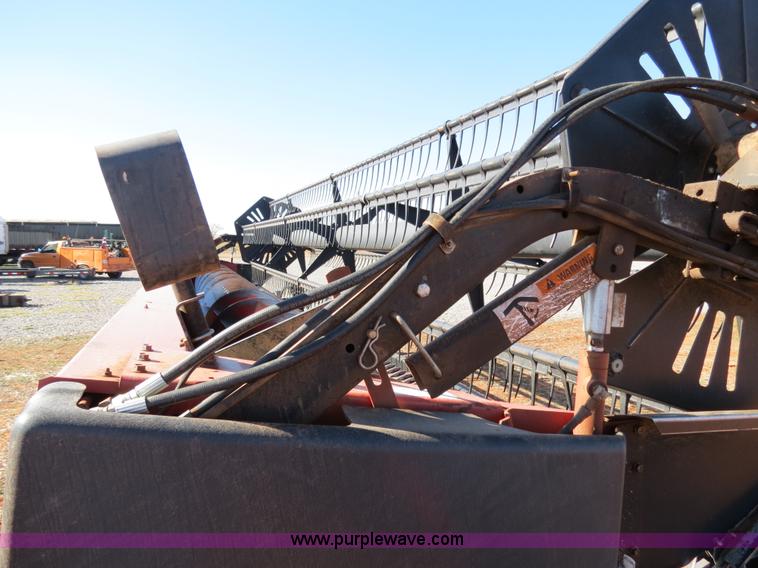 image for item B2500 Case IH 1010 25' rigid platform header