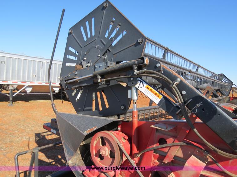 image for item B2500 Case IH 1010 25' rigid platform header