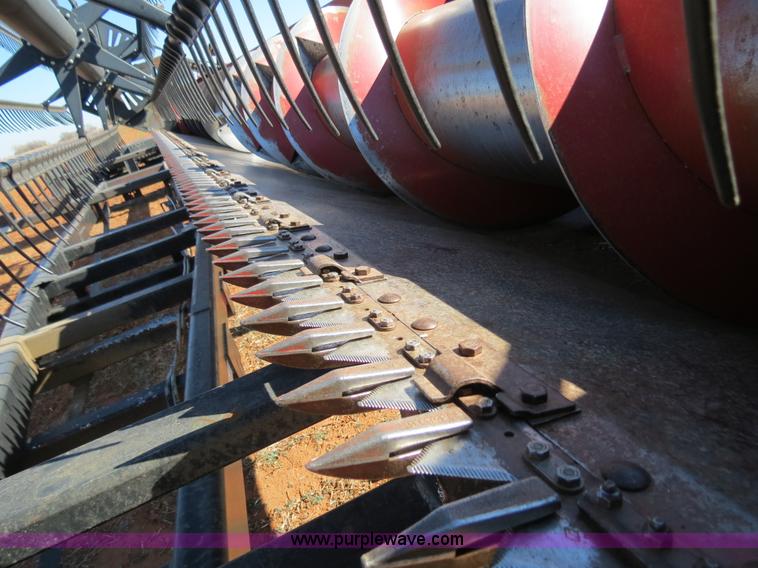 image for item B2500 Case IH 1010 25' rigid platform header