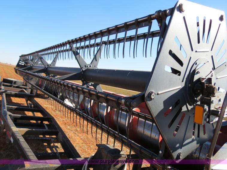 image for item B2500 Case IH 1010 25' rigid platform header