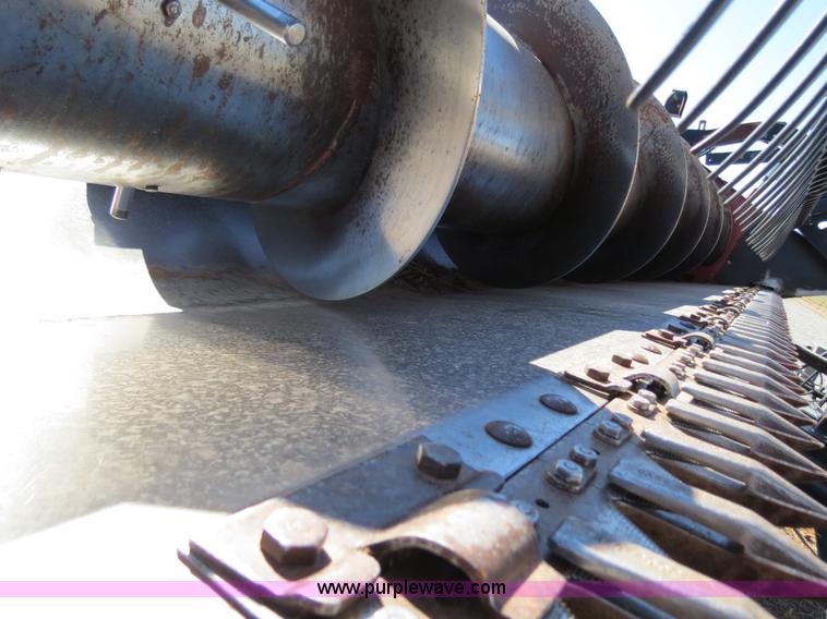 image for item B2500 Case IH 1010 25' rigid platform header