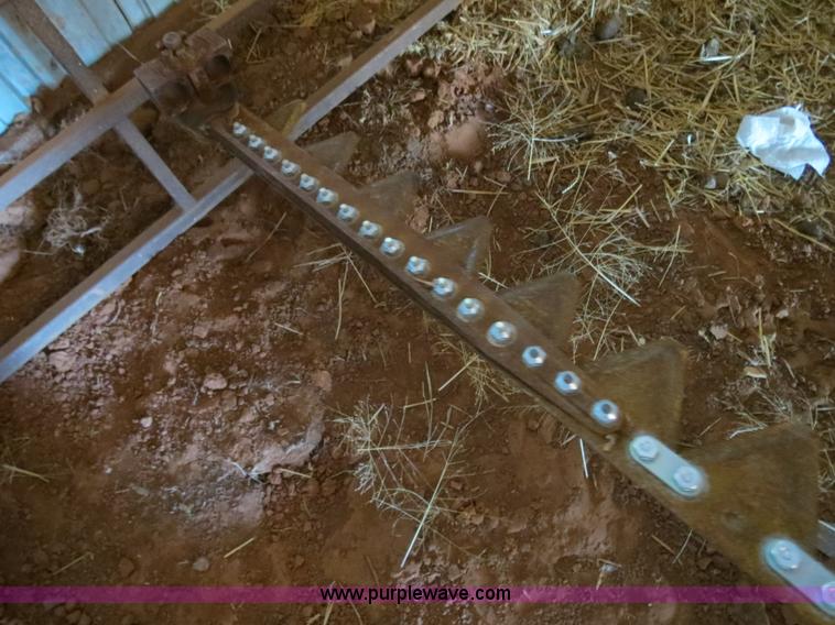 image for item B2500 Case IH 1010 25' rigid platform header