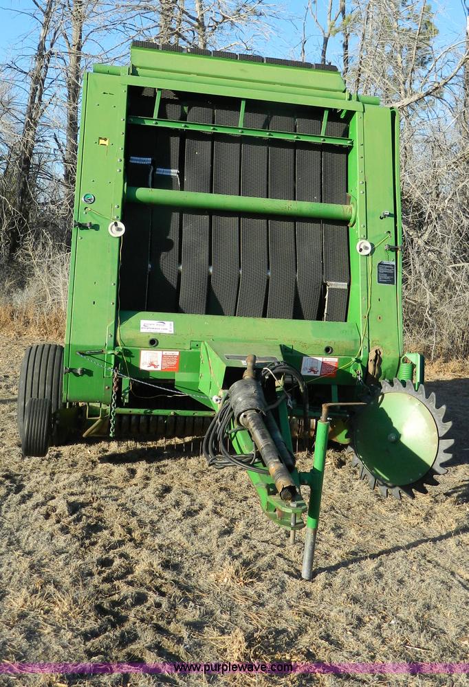 image for item B3982 John Deere 535 round baler
