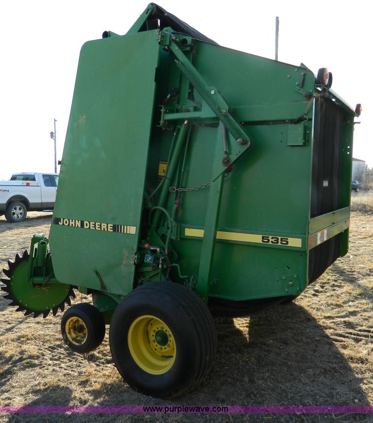 image for item B3982 John Deere 535 round baler