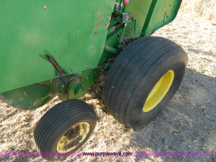 image for item B3982 John Deere 535 round baler