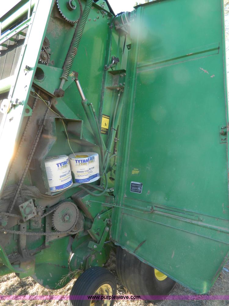 image for item B3982 John Deere 535 round baler