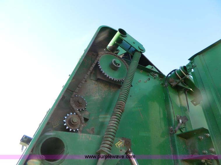 image for item B3982 John Deere 535 round baler