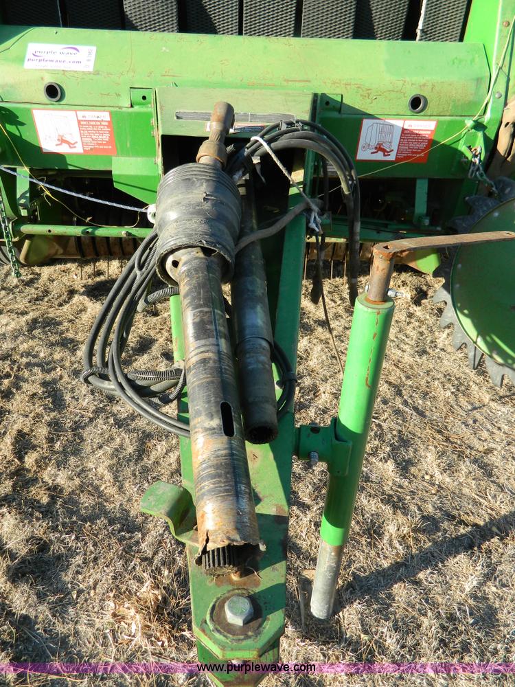 image for item B3982 John Deere 535 round baler