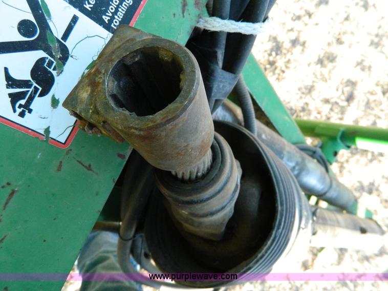 image for item B3982 John Deere 535 round baler