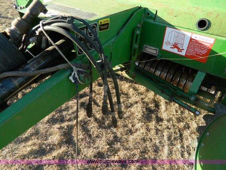 image for item B3982 John Deere 535 round baler