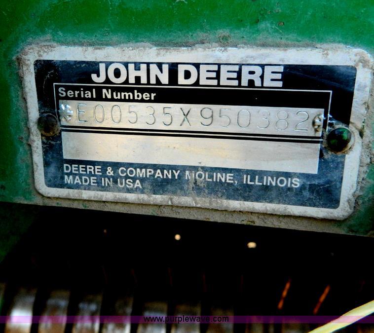 image for item B3982 John Deere 535 round baler