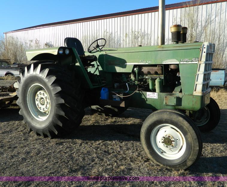 image for item B3983 1962 Oliver 1900 tractor