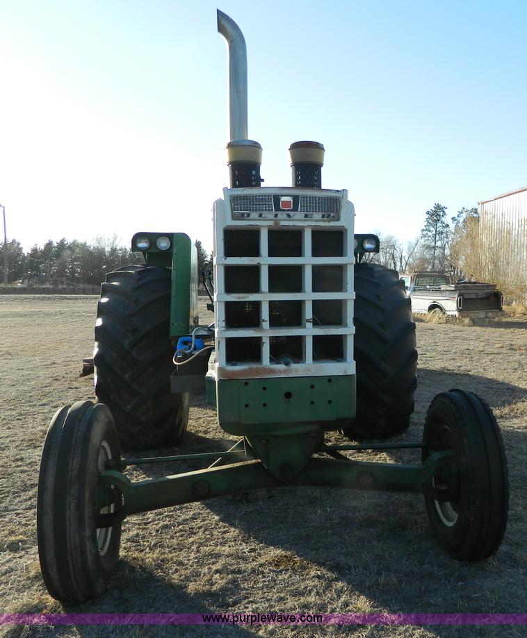image for item B3983 1962 Oliver 1900 tractor