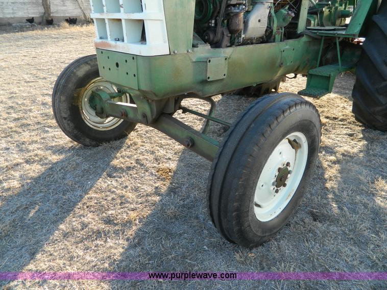 image for item B3983 1962 Oliver 1900 tractor