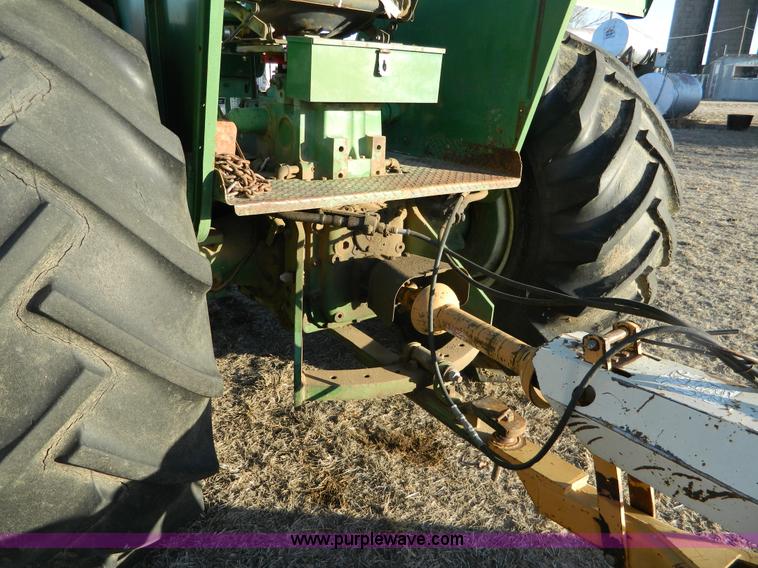 image for item B3983 1962 Oliver 1900 tractor