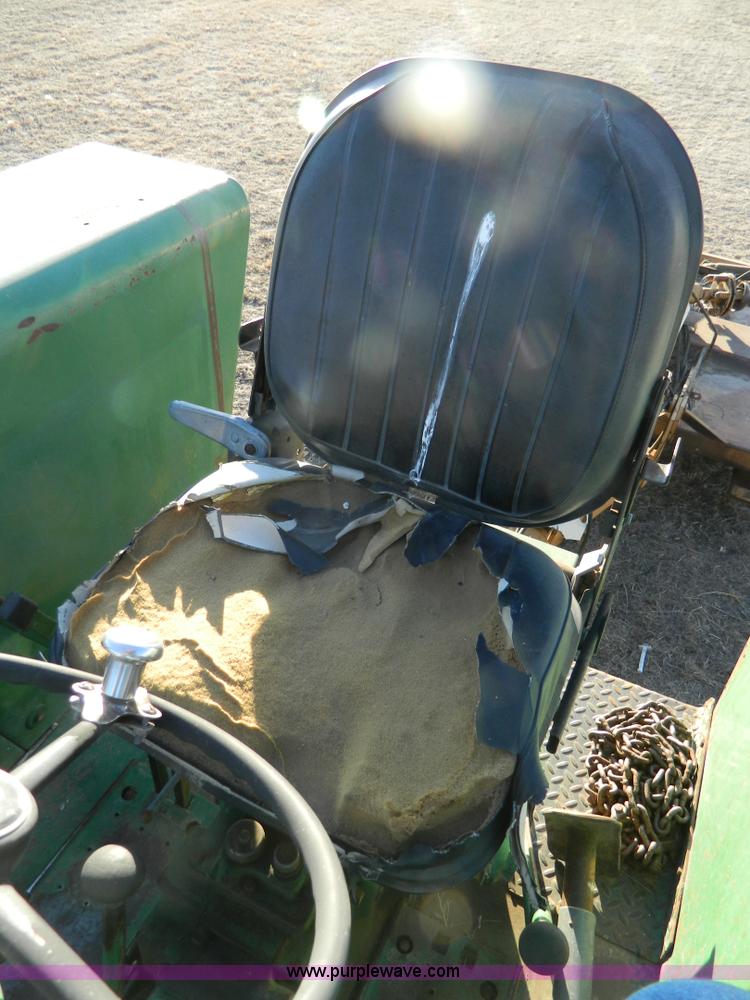 image for item B3983 1962 Oliver 1900 tractor