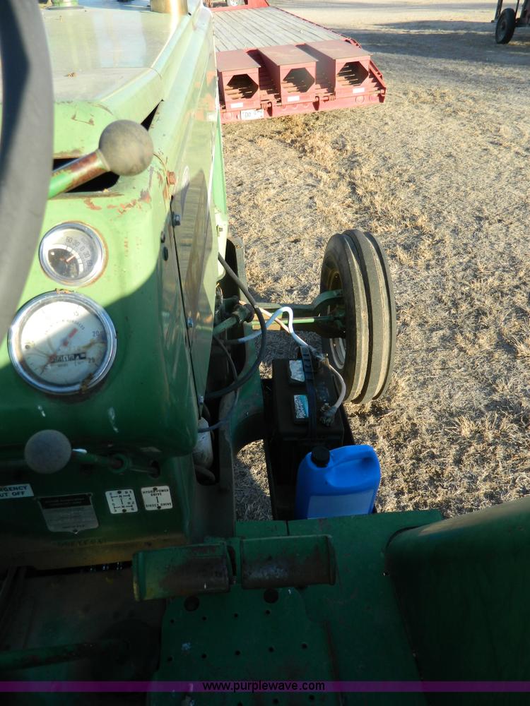 image for item B3983 1962 Oliver 1900 tractor