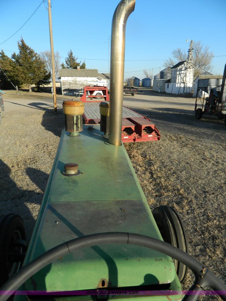 image for item B3983 1962 Oliver 1900 tractor