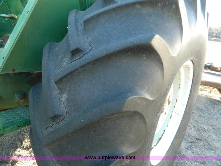 image for item B3983 1962 Oliver 1900 tractor