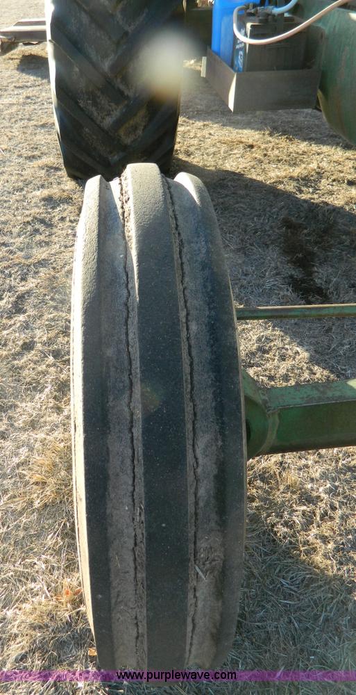 image for item B3983 1962 Oliver 1900 tractor