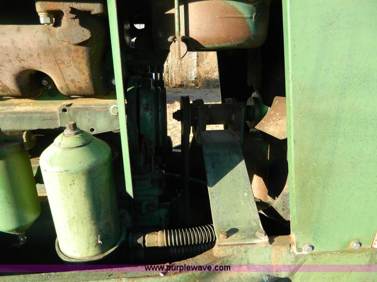 image for item B3983 1962 Oliver 1900 tractor