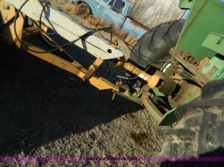 image for item B3983 1962 Oliver 1900 tractor