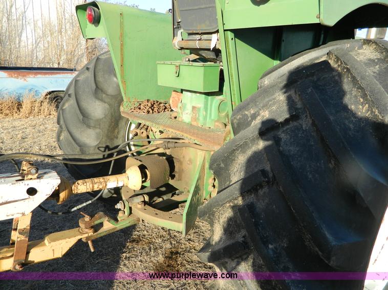 image for item B3983 1962 Oliver 1900 tractor