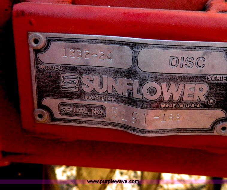 image for item B3986 Sunflower 1232 24' disc