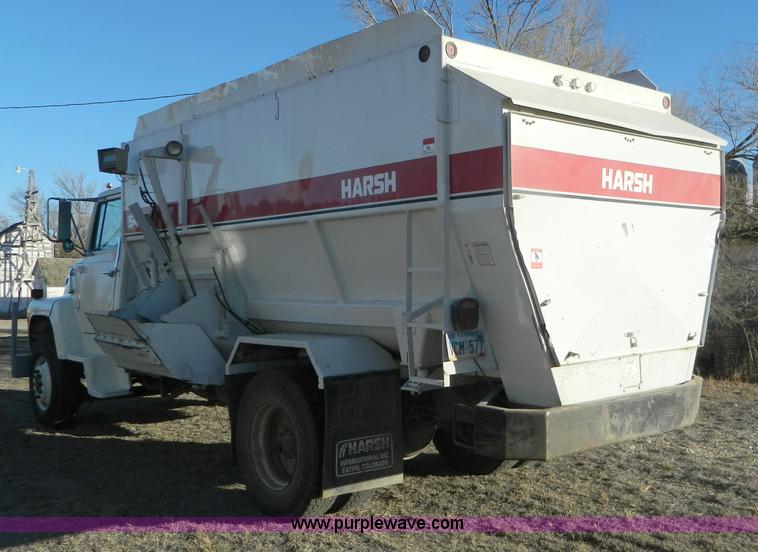image for item B3998 1988 Ford L8000 feed truck