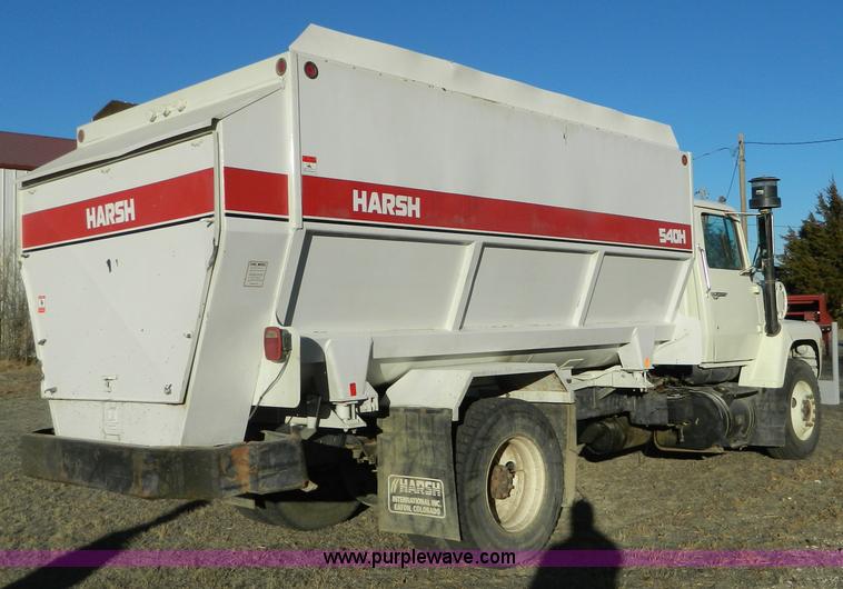 image for item B3998 1988 Ford L8000 feed truck