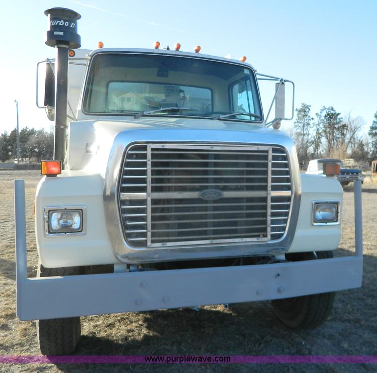 image for item B3998 1988 Ford L8000 feed truck