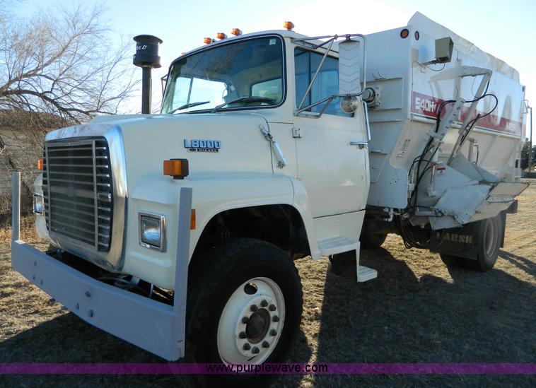 image for item B3998 1988 Ford L8000 feed truck