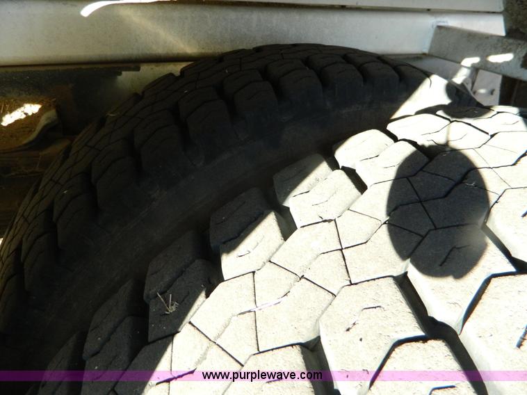 image for item B3998 1988 Ford L8000 feed truck