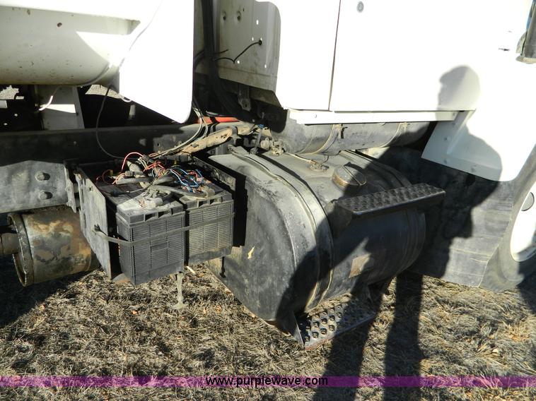 image for item B3998 1988 Ford L8000 feed truck