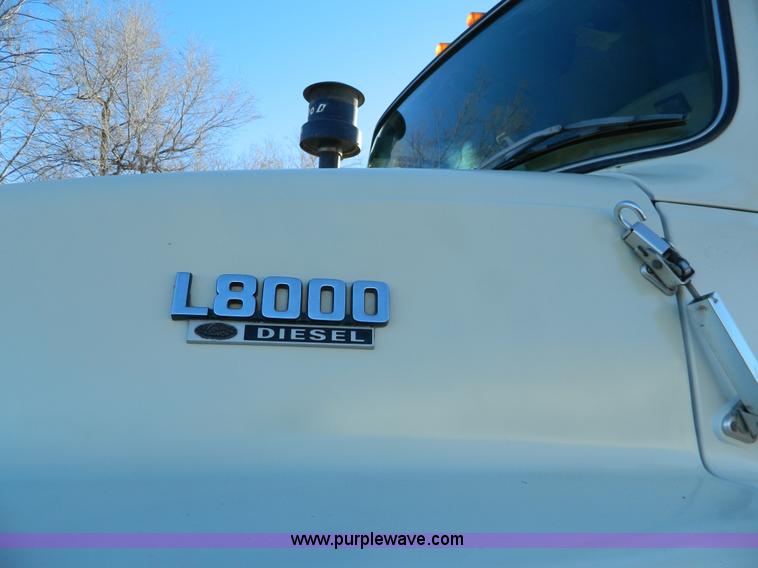 image for item B3998 1988 Ford L8000 feed truck