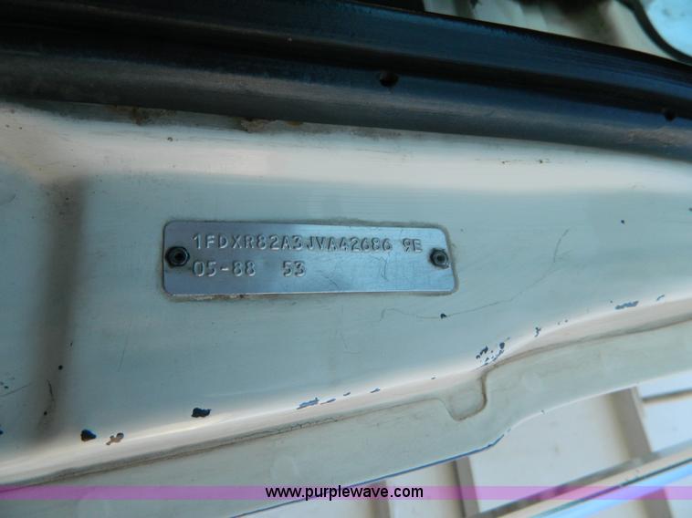 image for item B3998 1988 Ford L8000 feed truck