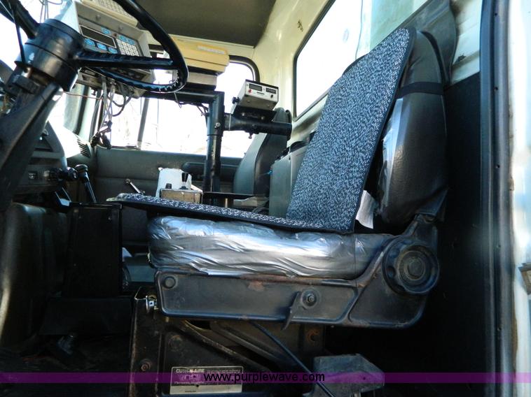 image for item B3998 1988 Ford L8000 feed truck