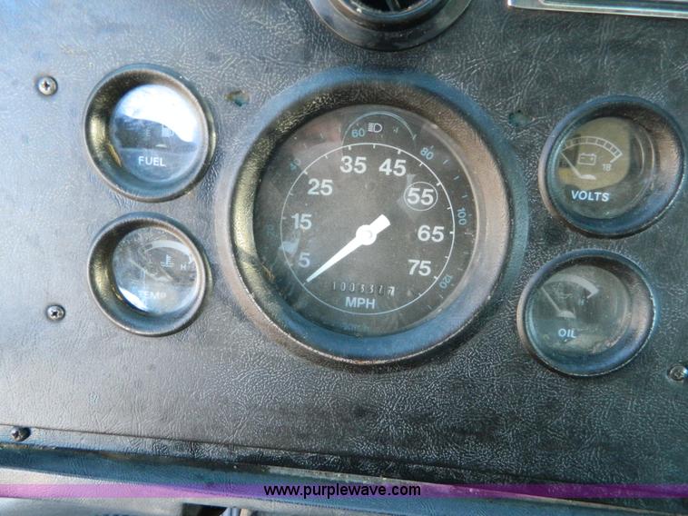 image for item B3998 1988 Ford L8000 feed truck