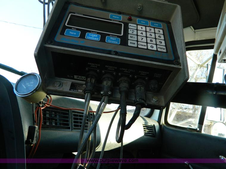 image for item B3998 1988 Ford L8000 feed truck