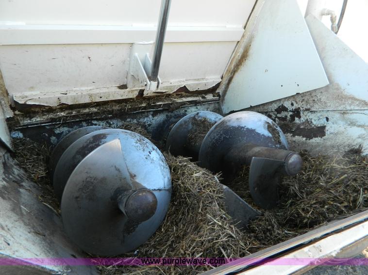 image for item B3998 1988 Ford L8000 feed truck