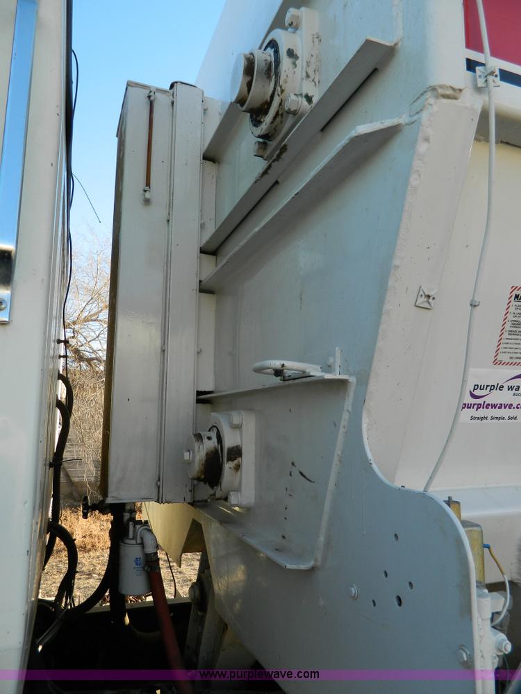 image for item B3998 1988 Ford L8000 feed truck