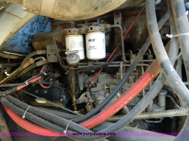 image for item B3998 1988 Ford L8000 feed truck