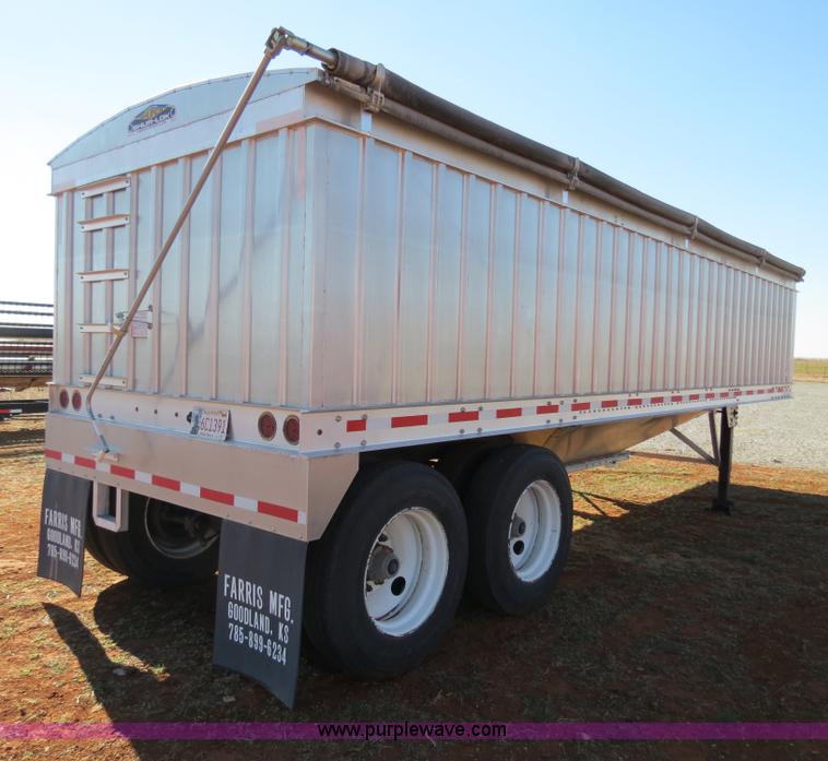 image for item B4531 2013 Farris GH1028 28.5' aluminum double hopper grain trailer
