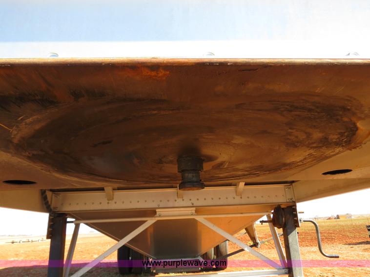 image for item B4531 2013 Farris GH1028 28.5' aluminum double hopper grain trailer