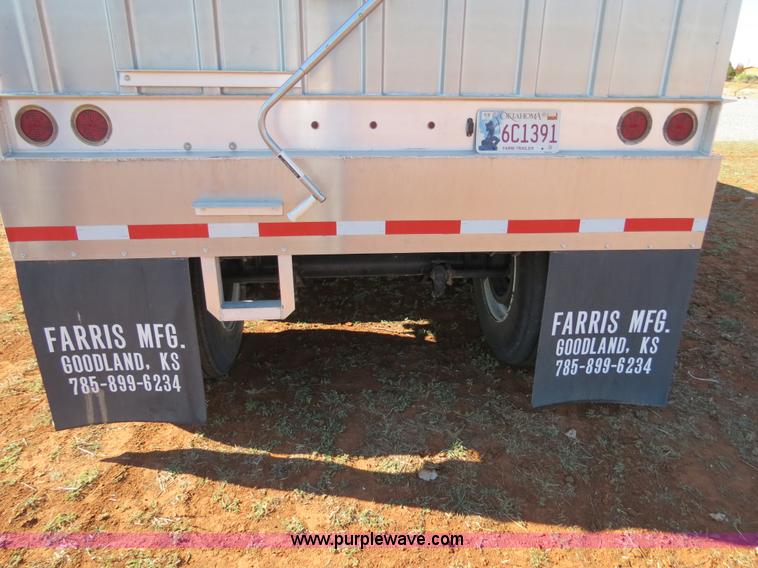 image for item B4531 2013 Farris GH1028 28.5' aluminum double hopper grain trailer