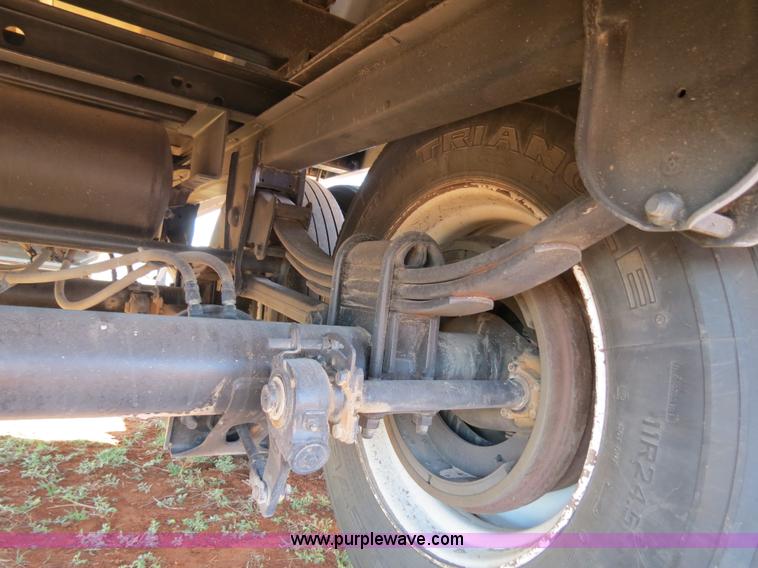 image for item B4531 2013 Farris GH1028 28.5' aluminum double hopper grain trailer