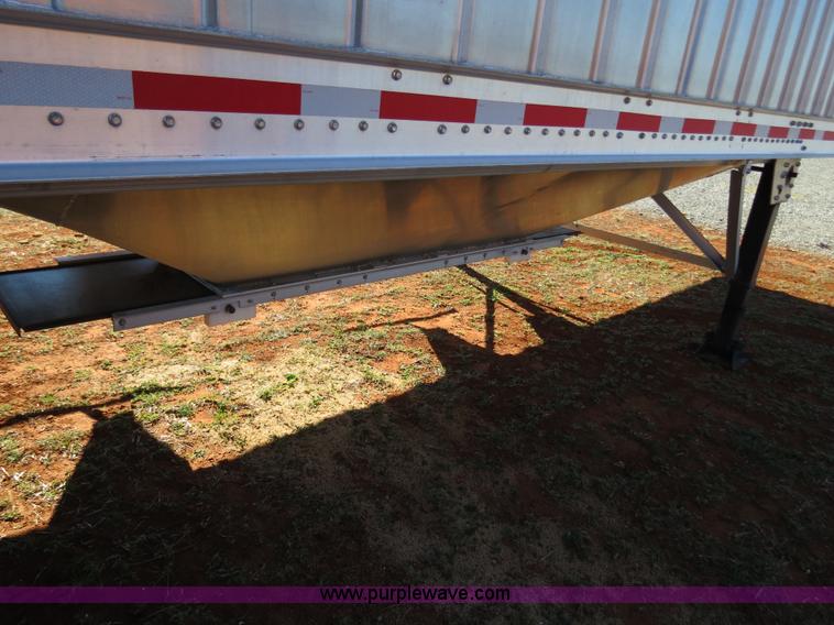 image for item B4531 2013 Farris GH1028 28.5' aluminum double hopper grain trailer