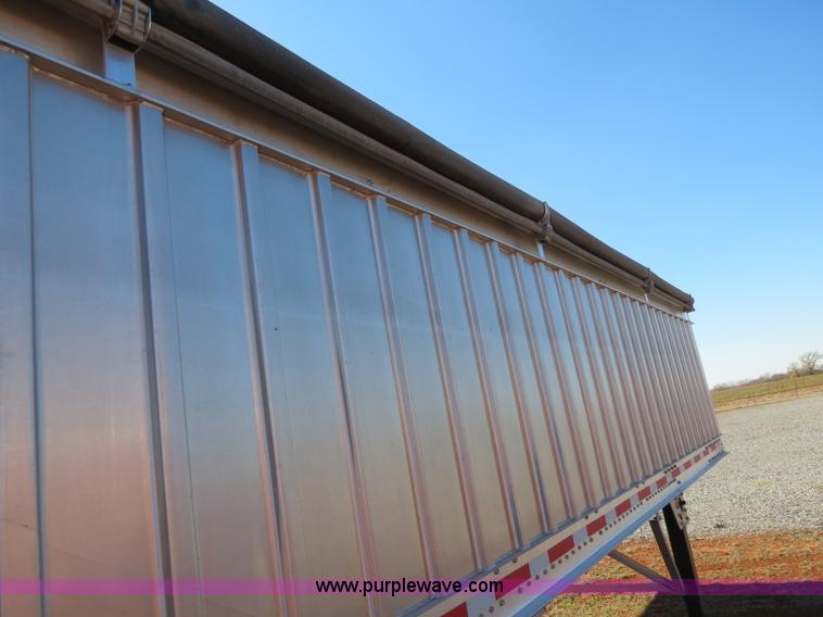 image for item B4531 2013 Farris GH1028 28.5' aluminum double hopper grain trailer